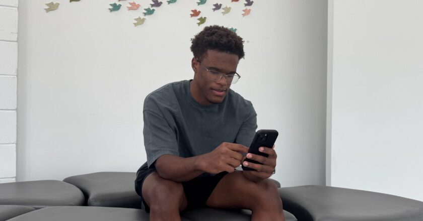 Upper School implements new “bell-to-bell” cellphone policy