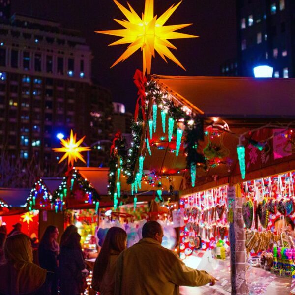 Philadelphia continues traditions of holiday festivities