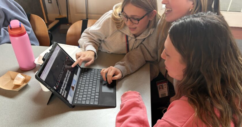 In Online Era, Newspapers are Threatened